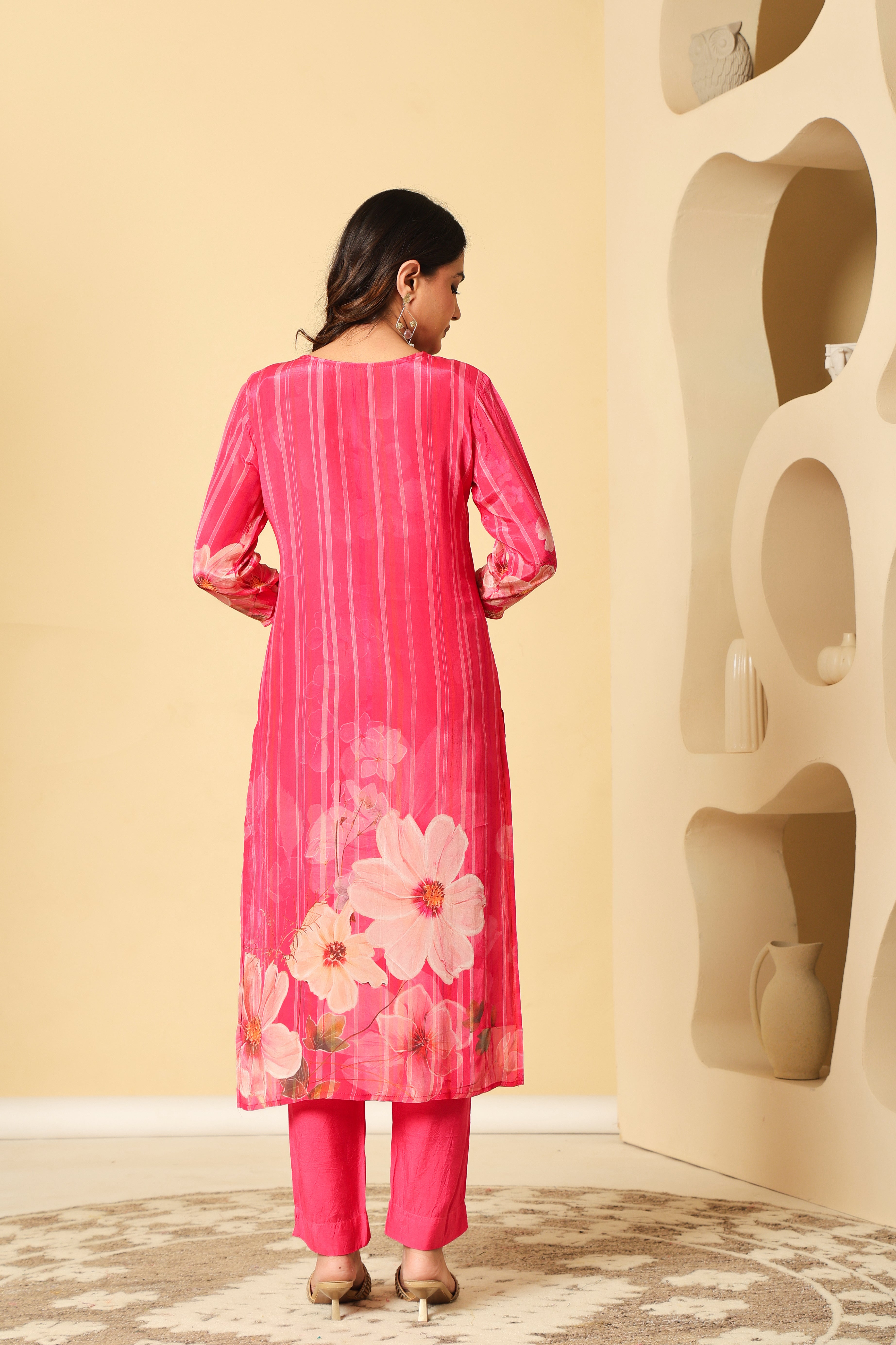 Radiant Pink Floral Kurta Set with Dupatta – Elegant Festive Wear