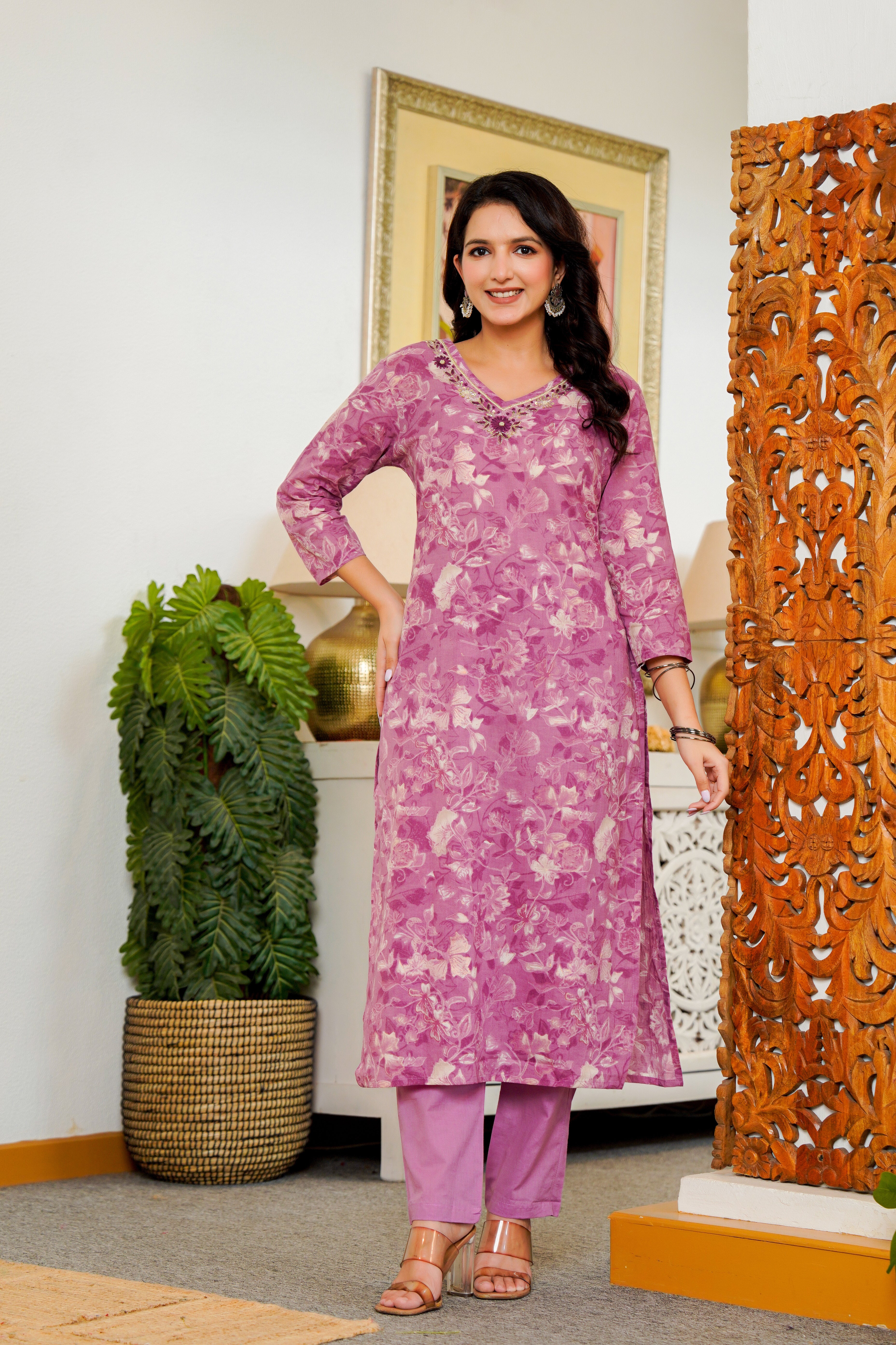 Graceful Mauve Floral Printed Kurta Set with Dupatta – Elegant Ethnic Wear