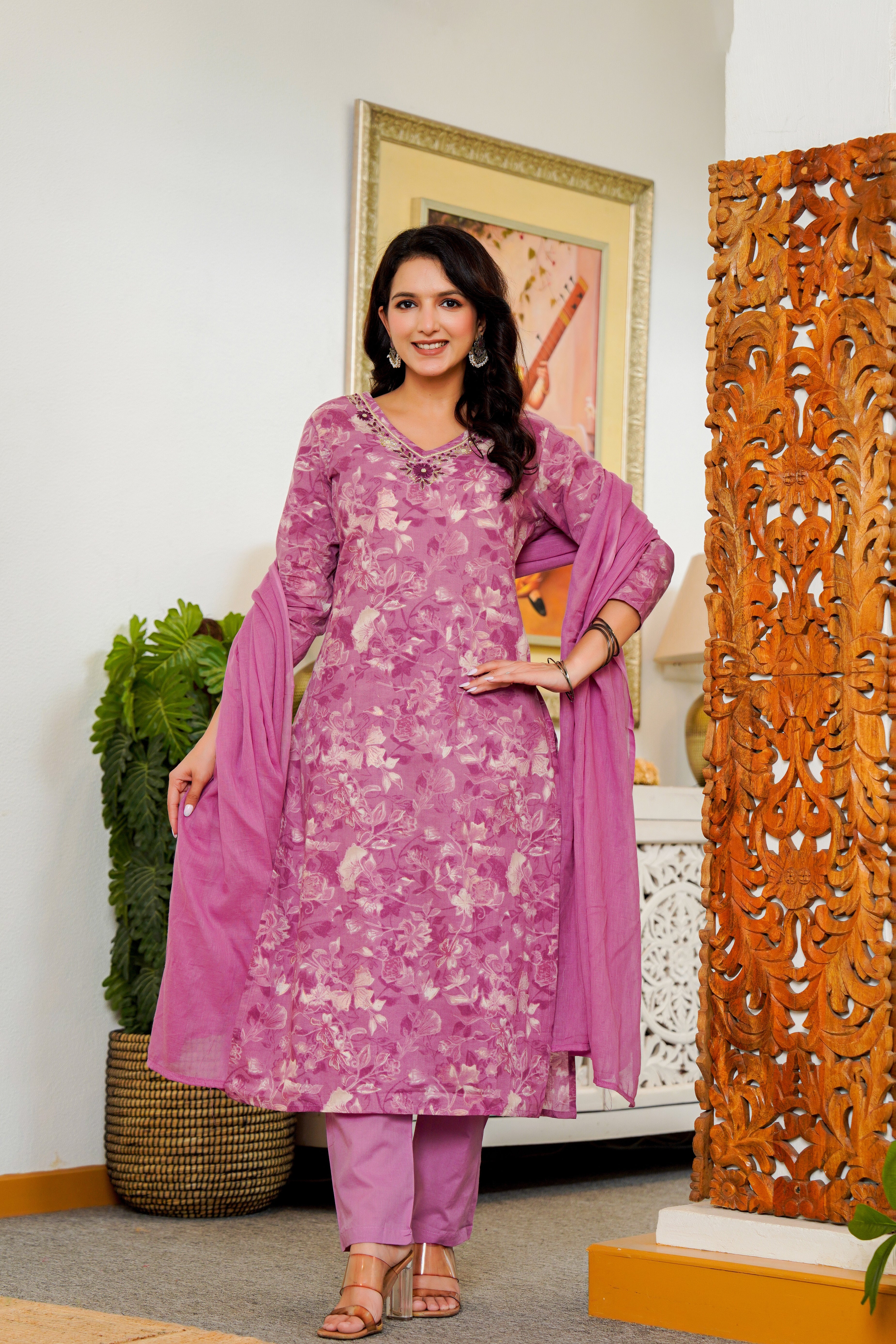 Graceful Mauve Floral Printed Kurta Set with Dupatta – Elegant Ethnic Wear