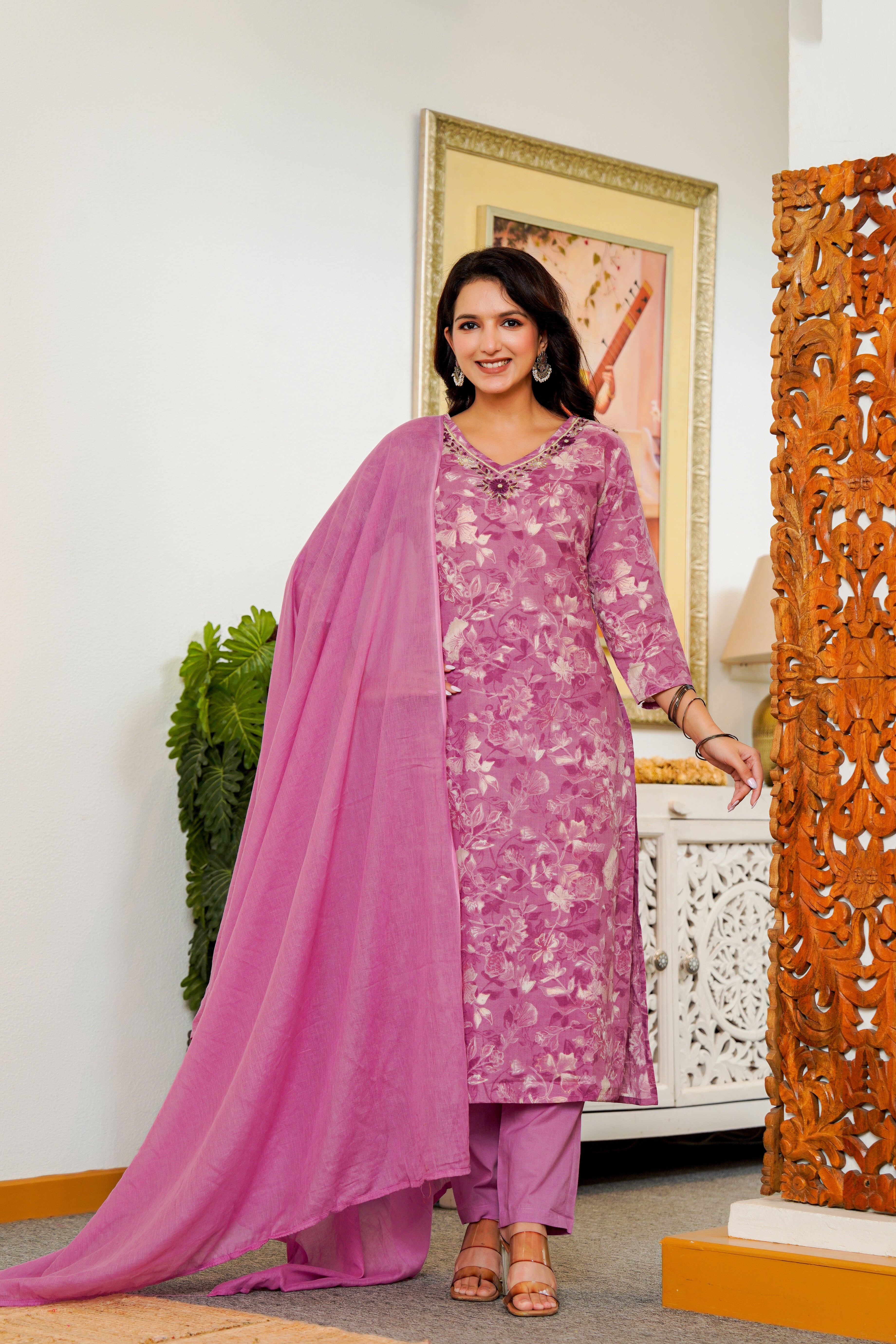 Graceful Mauve Floral Printed Kurta Set with Dupatta – Elegant Ethnic Wear