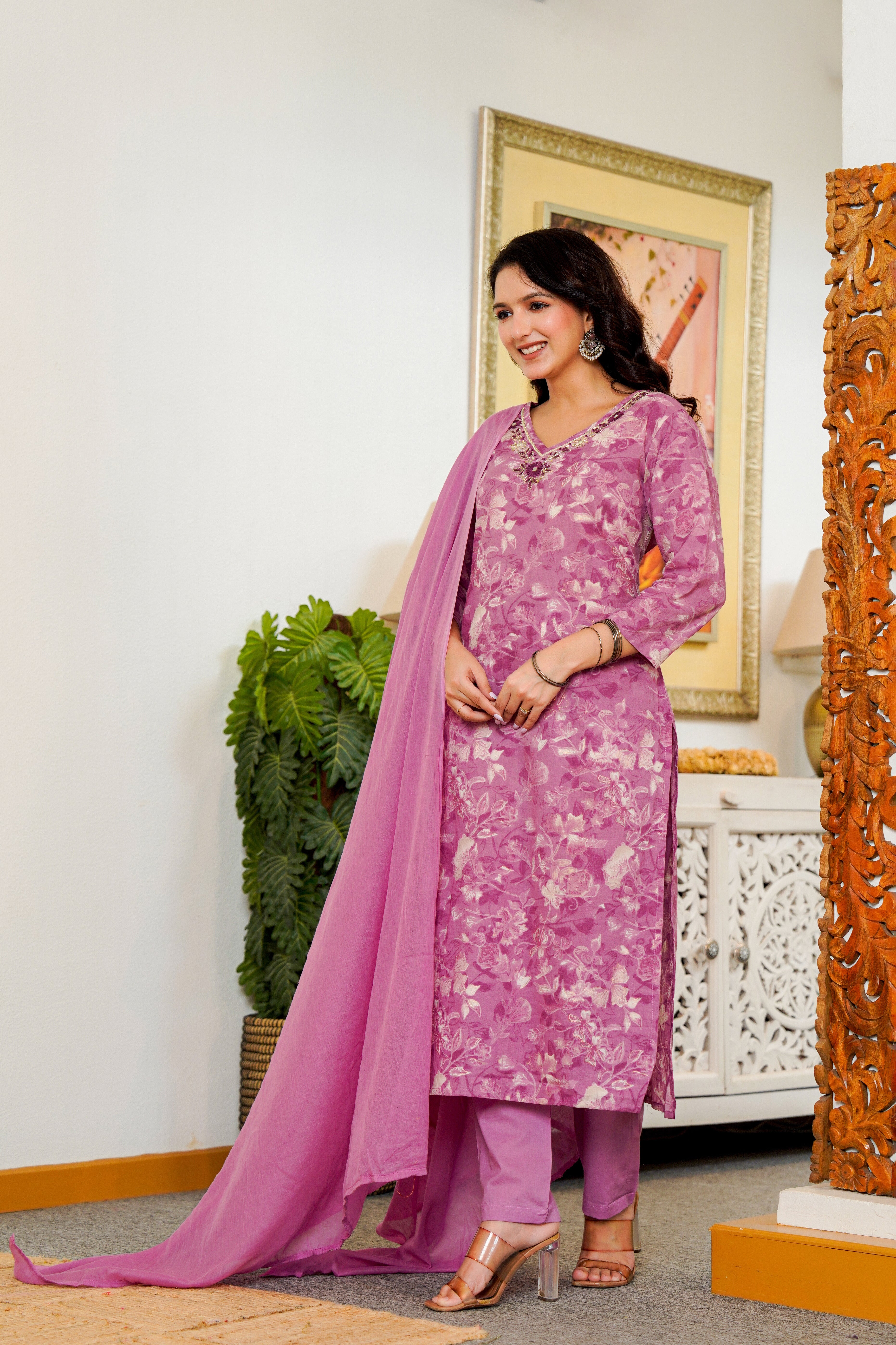 Graceful Mauve Floral Printed Kurta Set with Dupatta – Elegant Ethnic Wear