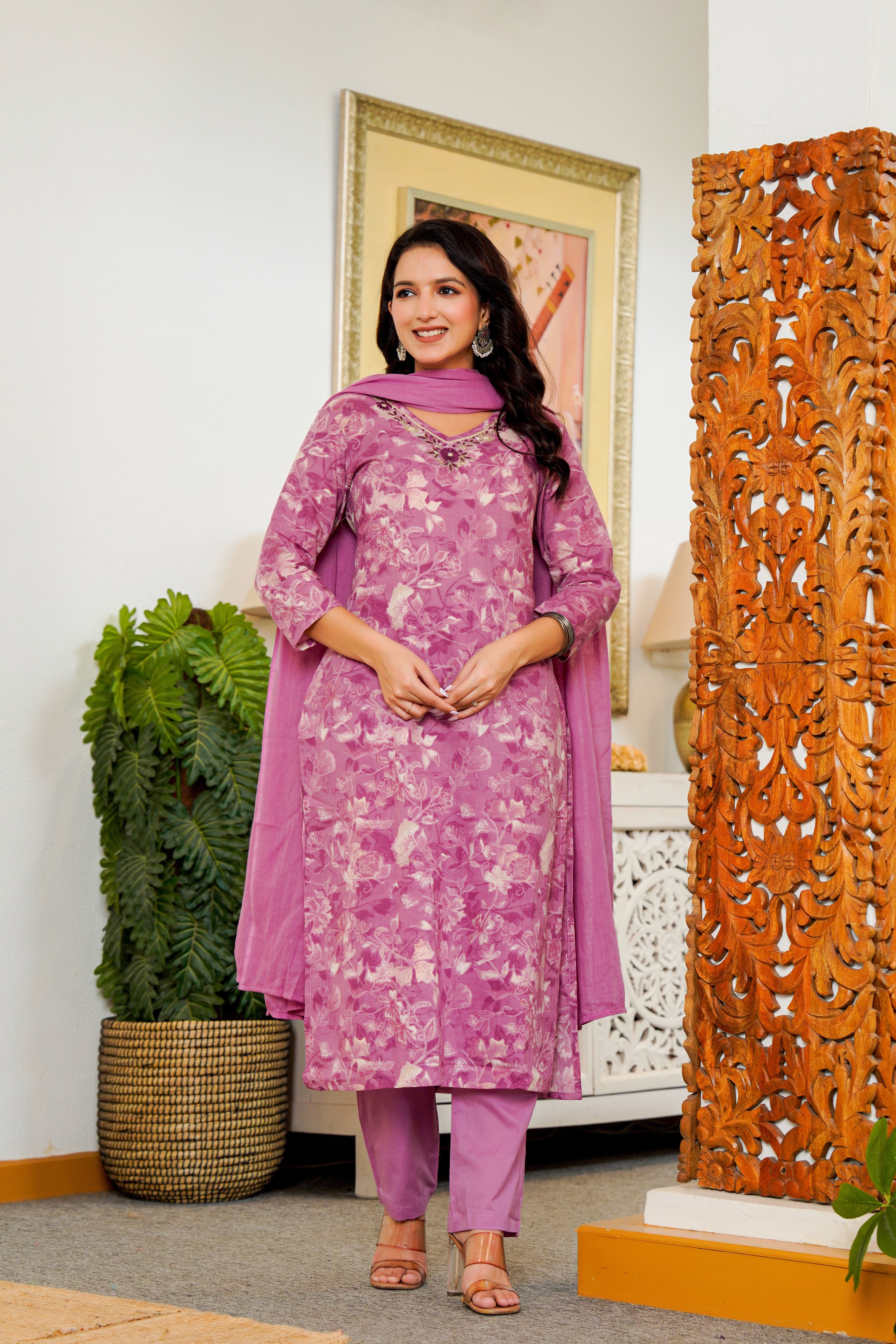 Graceful Mauve Floral Printed Kurta Set with Dupatta – Elegant Ethnic Wear