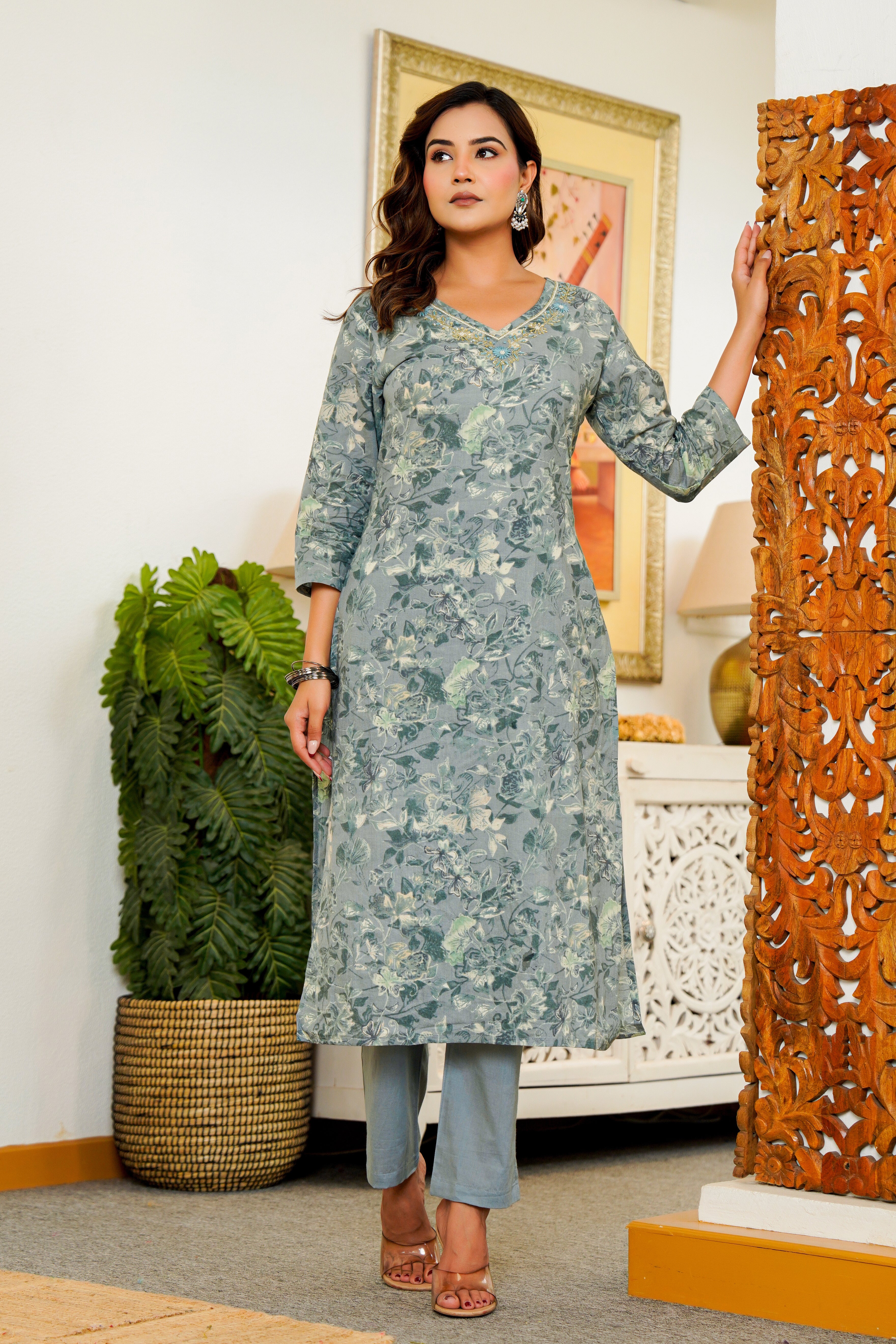 Elegant Grey Floral Kurta Set with Dupatta
