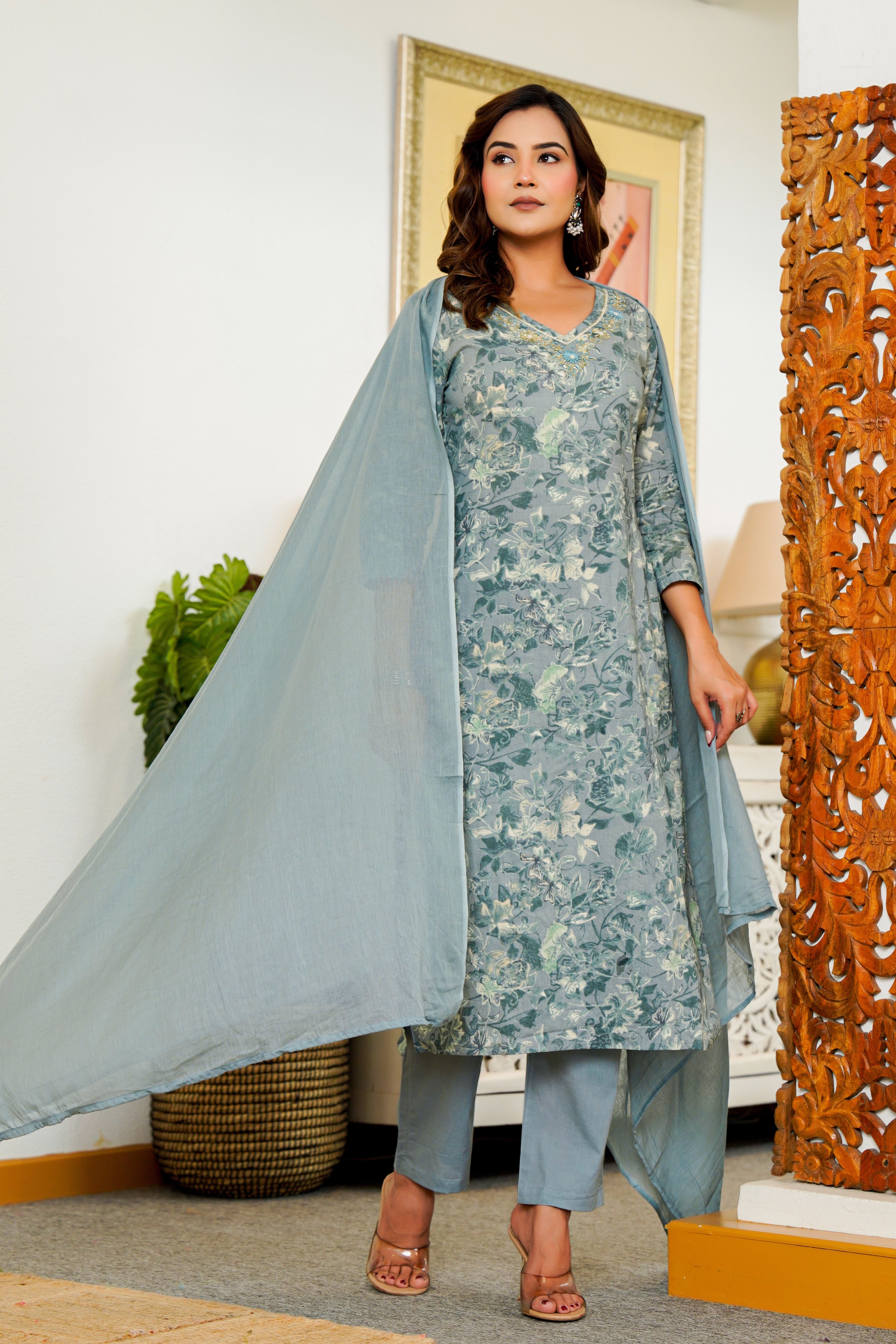 Elegant Grey Floral Kurta Set with Dupatta